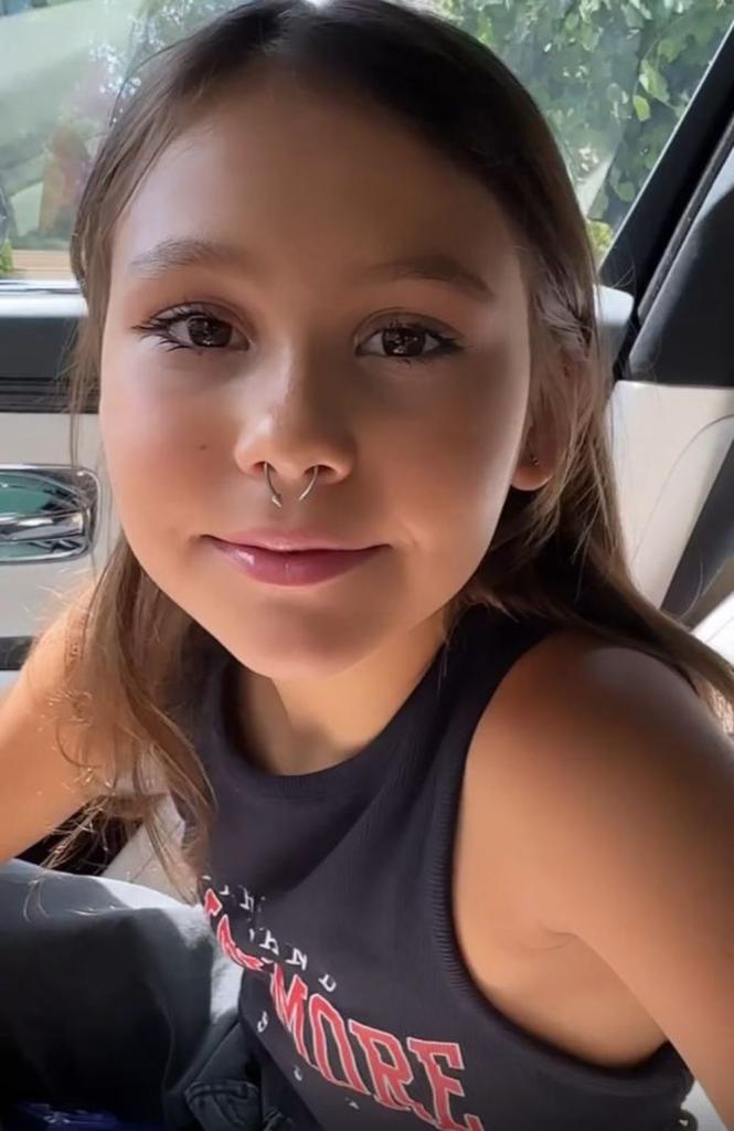 Оксана Самойлова разрешила 8-летней дочери проколоть нос
