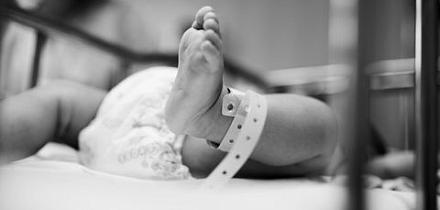Новорожденная девочка умерла при странных обстоятельствах