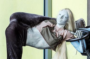 Современная женщина глазами шведского скульптора Анны Удденберг