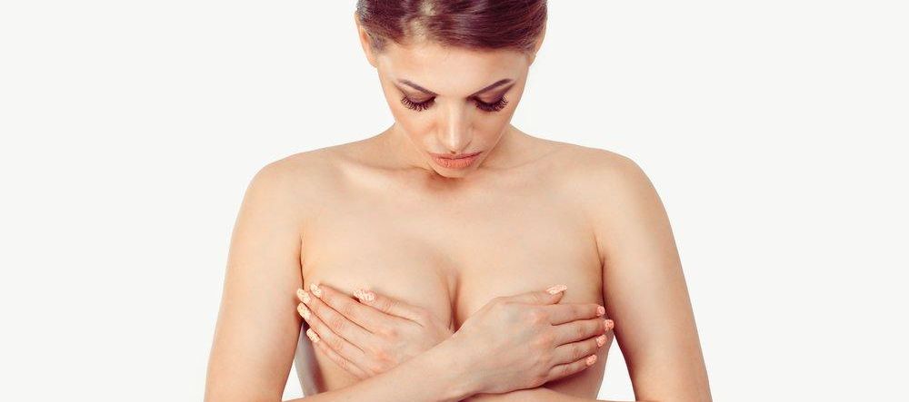 Уплотнения в груди: виды, причины появления и лечение