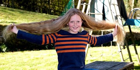 12-летний мальчик отращивает длинные волосы ради онкобольных детей