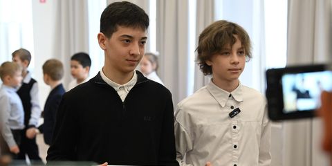 Подростков, которые работали в «Крокус Сити Холле», представили к награде