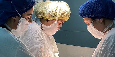 Саратовские гинекологи удалили беременной пациентке огромную опухоль яичника