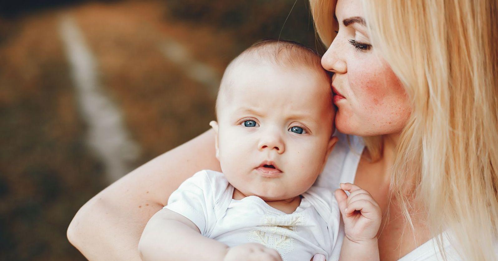 Как любовь матери формирует интеллект ребенка?