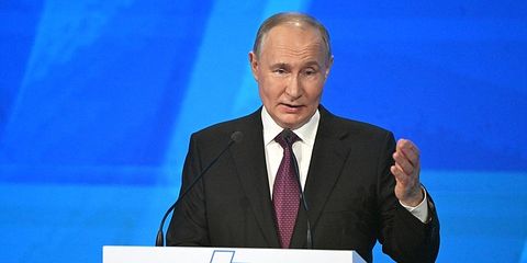 Владимир Путин: нельзя допускать беспредела с изъятием детей из семьи