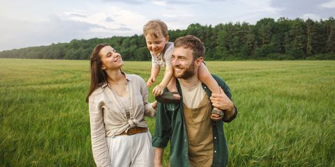 87% россиян считают создание семьи одной из важнейших целей человека