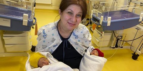 Чудо в Армении: 53-летняя женщина, мечтавшая забеременеть 12 лет, родила двойняшек