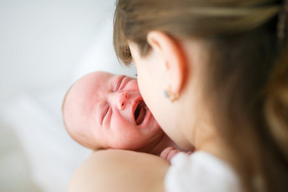 Запор у новорождённого: как помочь ребёнку