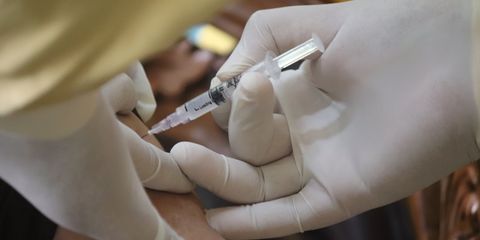 ВОЗ впервые заявила, что детей тоже можно и нужно вакцинировать 