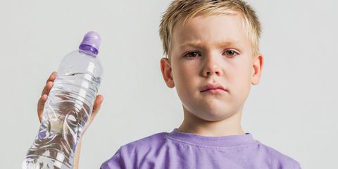 Зачем это пить детям? Разница между детской и обычной питьевой водой