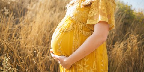 Очень разные близнецы: британка вновь забеременела во время беременности