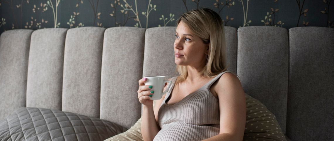 Суши, сладости, кофе: что беременным можно, а чего категорически нельзя?