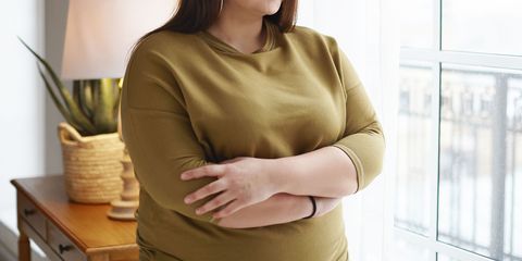 Гинеколог рассказал о причинах появления лишнего веса у женщин после 40