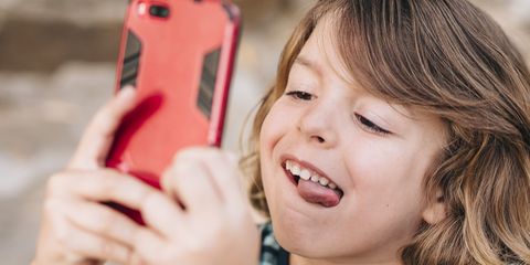 Почему смартфон нельзя использовать в качестве няни для ребенка?