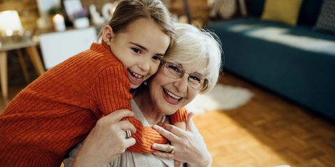 Почему бабушки должны принимать участие в воспитании внуков?