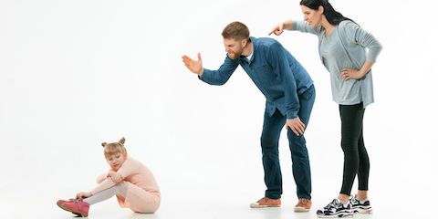 Ребенок не слушается, а родитель кричит: что такое родительский авторитет