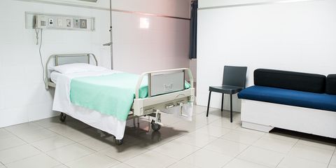 В больнице Орска из-за аппендицита умерла беременная женщина