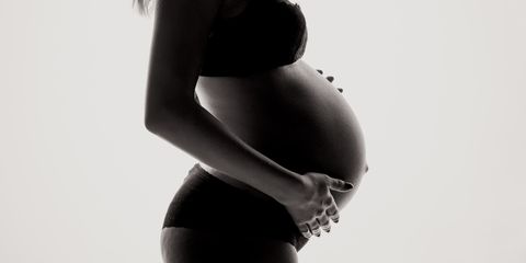 Уже беременная женщина забеременела еще одним ребенком