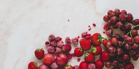 Диетолог: какие летние ягоды полезнее всего?