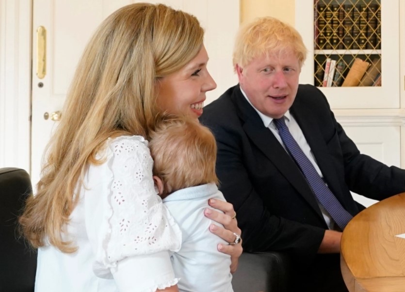 Премьер Британии Борис Джонсон и его молодая жена ждут второго ребенка