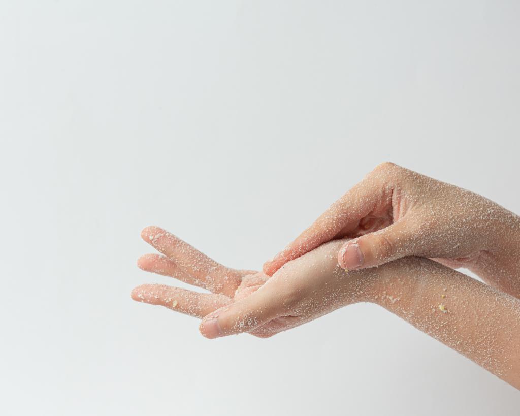 Как быстро восстановить кожу рук?