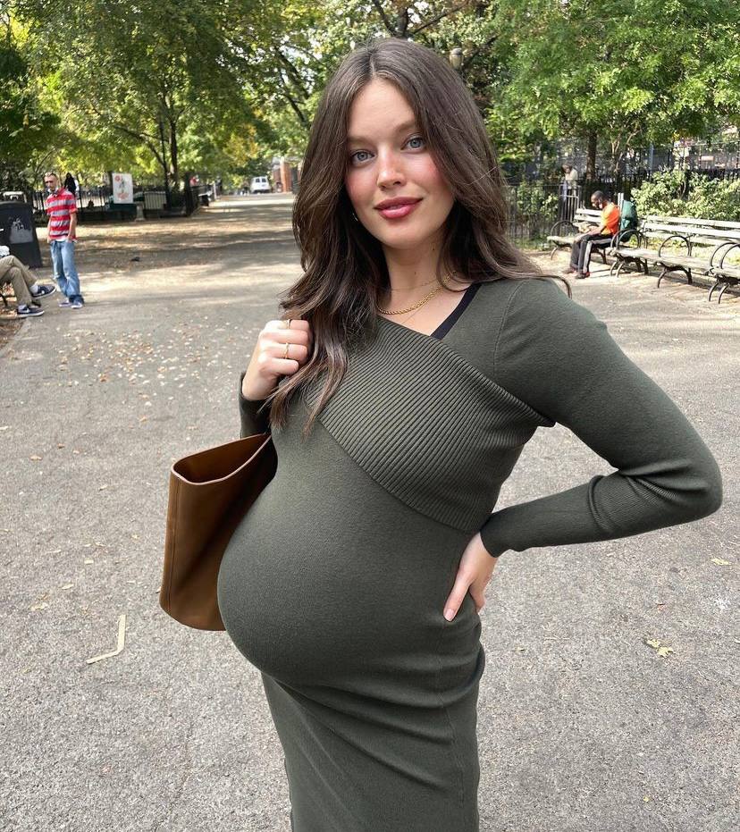 Модель Эмили ДиДонато стала мамой во второй раз