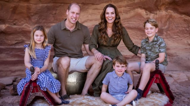 Королевская семья поделилась новым портретом принца Джорджа