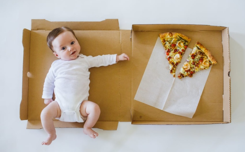 Американка отмечала каждый месяц жизни сына при помощи пиццы