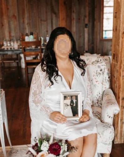 Девушка превратила свадебное платье мамы в сексуальную сорочку