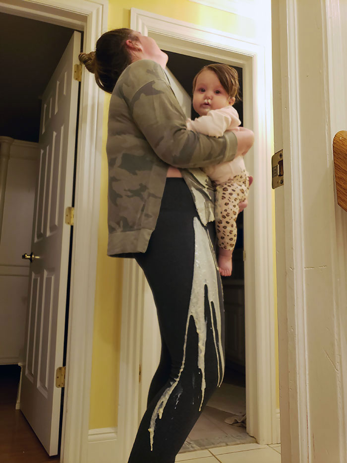 30 искристых фото о том, как родители справляются с детьми на карантине