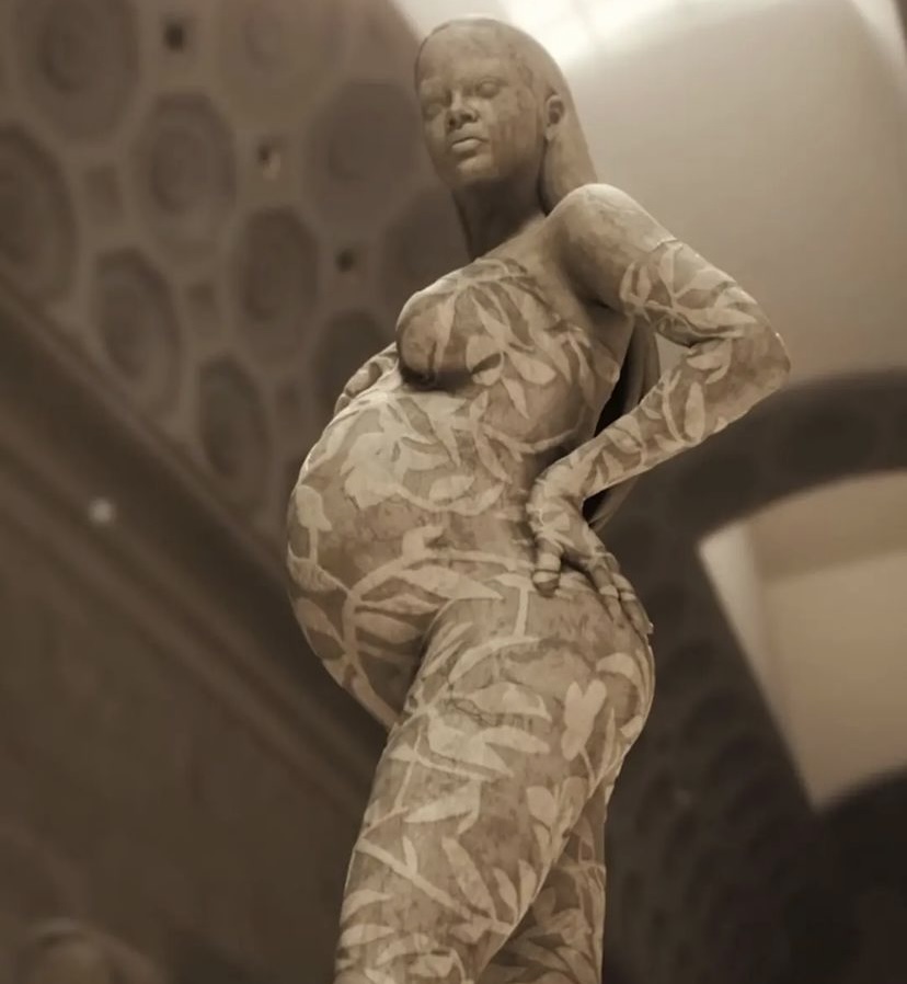 Метрополитен-музей посвятил статую беременной Рианне