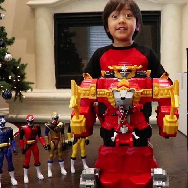 6-летний обозреватель игрушек стал мультимиллионером