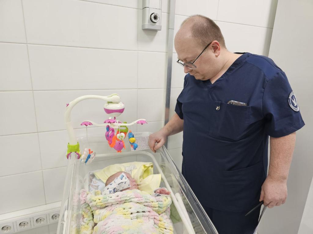 Подмосковные врачи выходили 900-граммового младенца