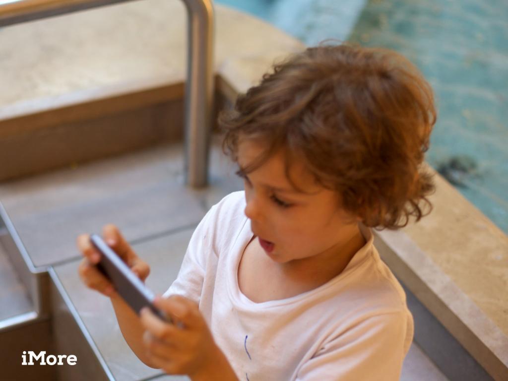 Эппл оградит детей от айфонов