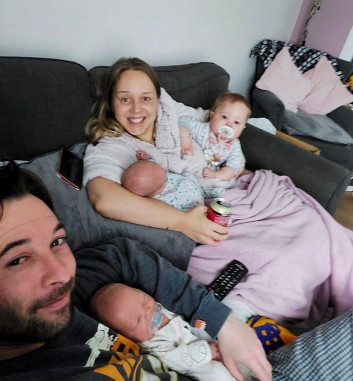 Женщина с минимальным шансом на беременность родила троих детей за год