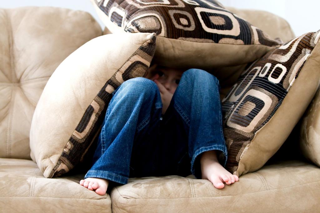 «У меня кто-то под кроватью»: как справиться с детскими страхами?