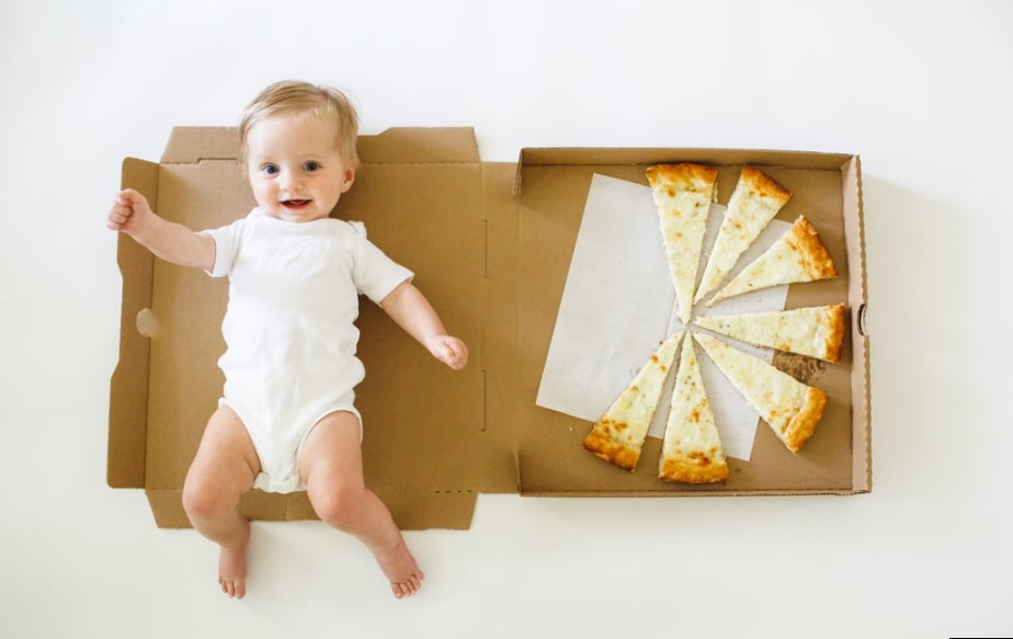Американка отмечала каждый месяц жизни сына при помощи пиццы