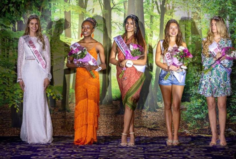 Впервые в мире англичанка приняла участие в конкурсе красоты без макияжа