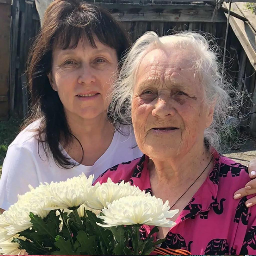 89-летняя бабушка стала "Инстаграм"-блогером