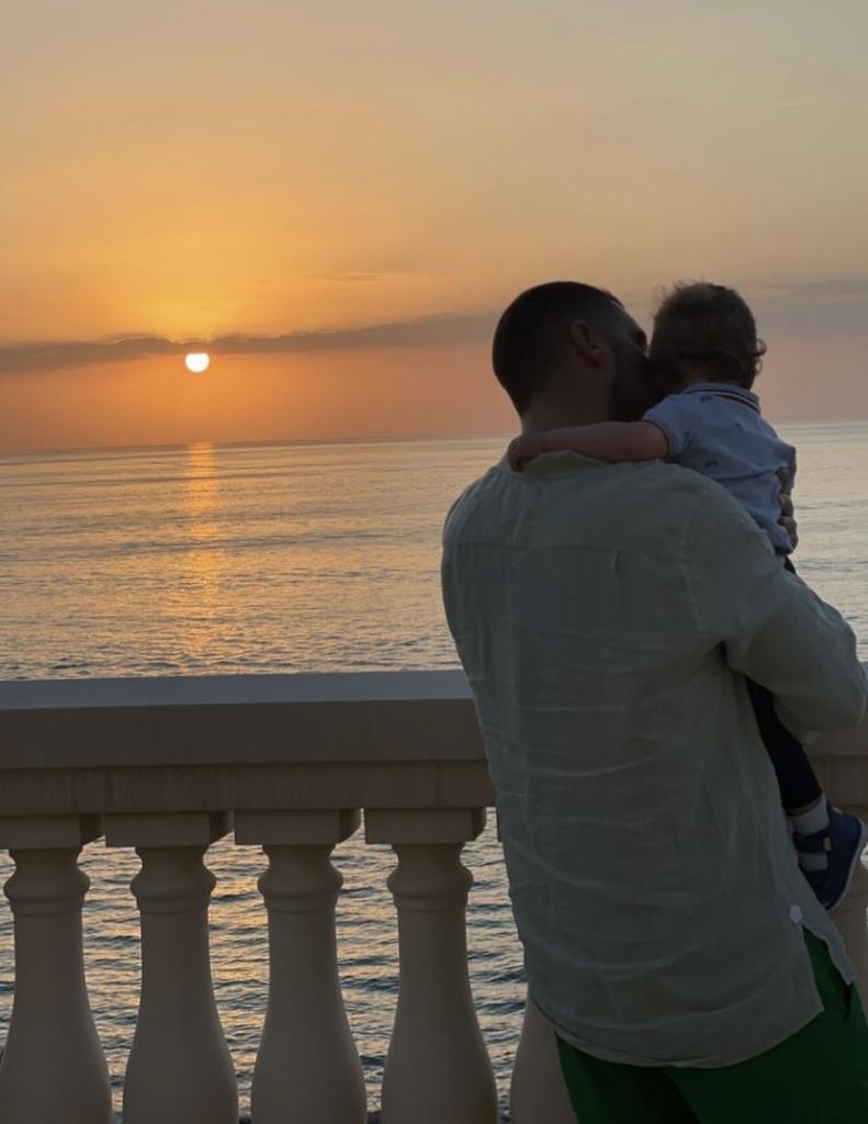 Кети Топурия проводит отпуск в Дубае с мужем и его детьми от прошлых отношений