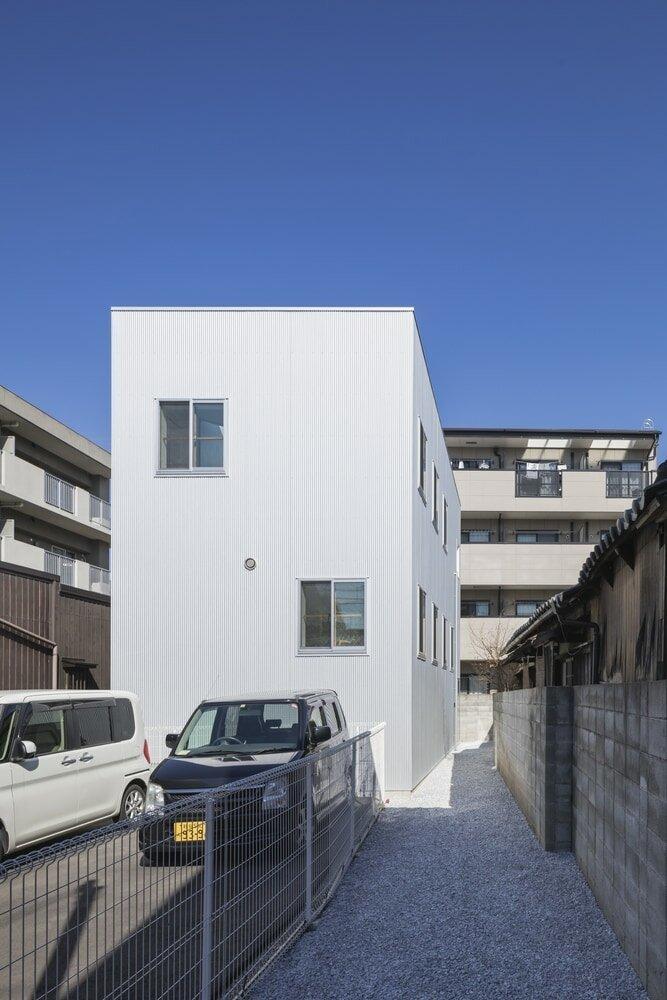 Семья из Японии живёт в доме, в котором есть целых 13 этажей