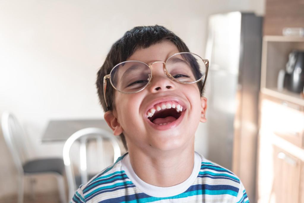 Чем покрывают ребенку зубы от кариеса?