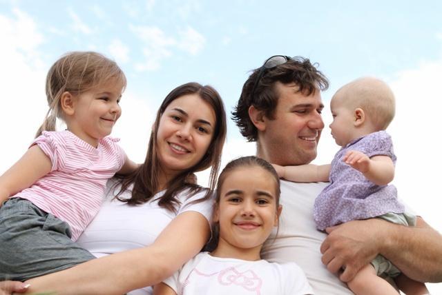 Парламентарии предлагают ввести единые критерии многодетной семьи 