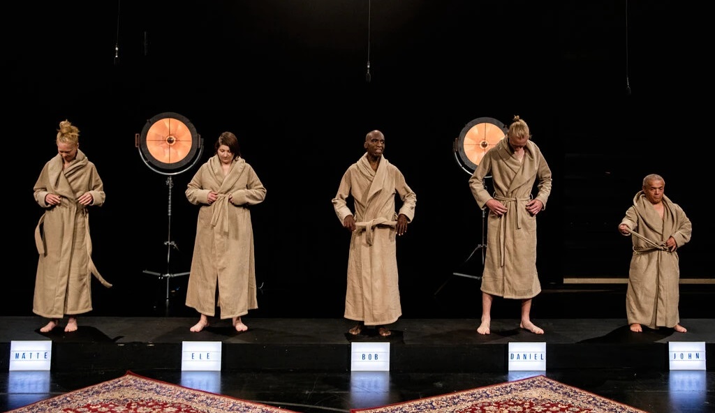 Датское детское шоу показало детям голых взрослых