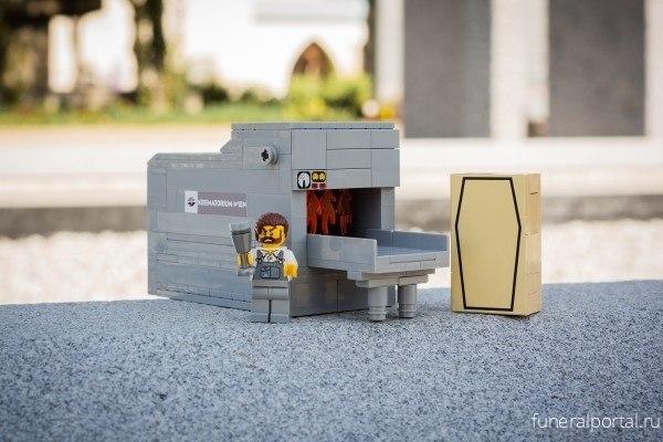 LEGO выпустил коллекцию "кладбище" с гробами и крематорием