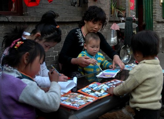 Китаянка отдала в детдом своего ребенка, чтобы растить чужого ребенка-инвалида