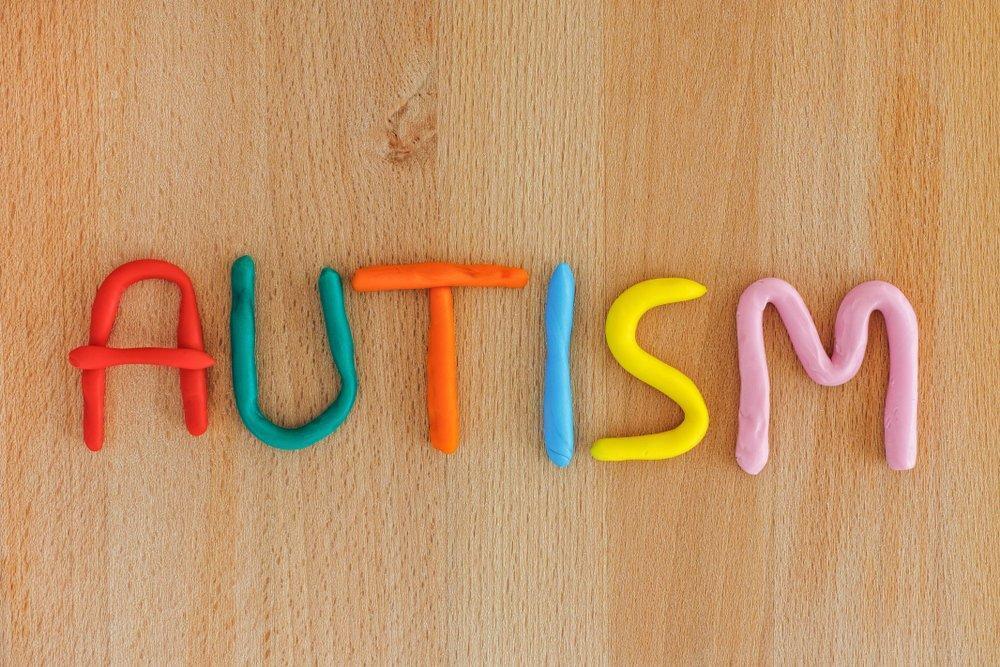 Аутизм у детей: симптомы и лечение болезни 