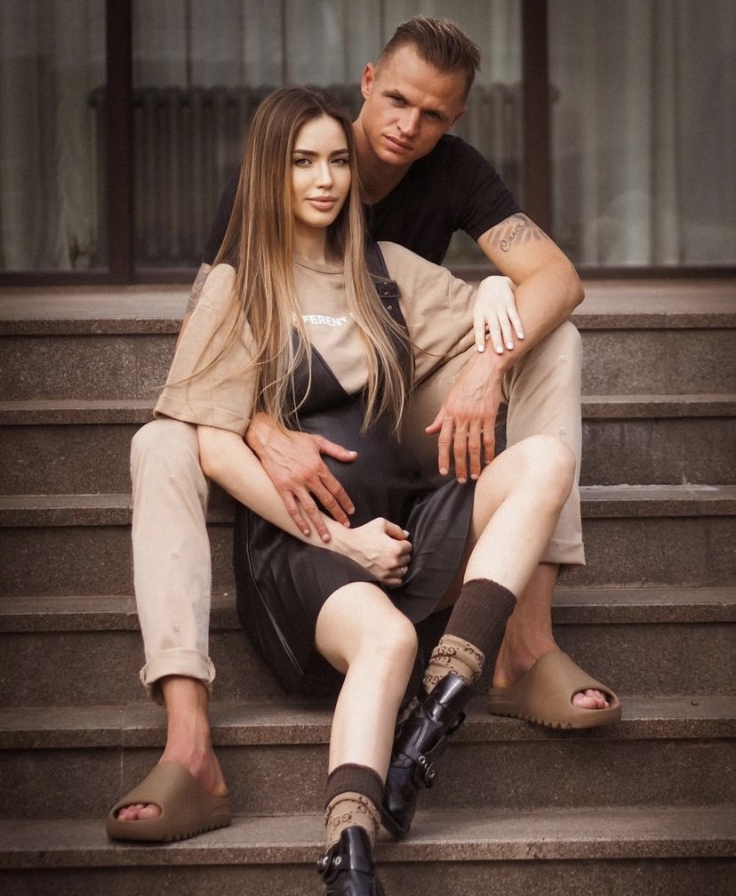 Дмитрий Тарасов и Анастасия Костенко стали родителями в третий раз