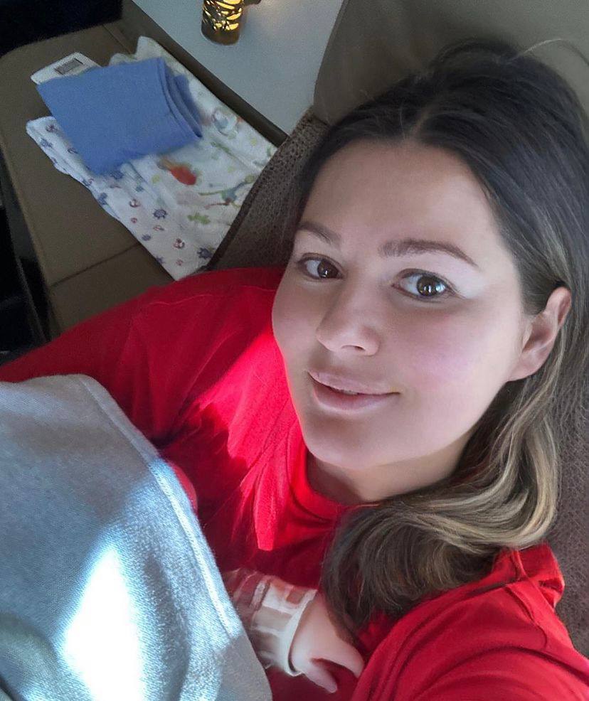 Мария Кожевникова улетела с новорожденным сыном в ОАЭ