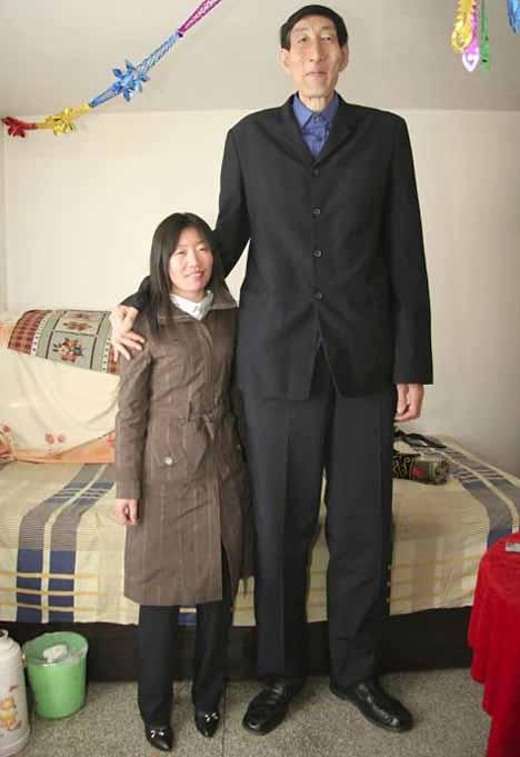 "Большое счастье": самый высокий человек в мире впервые стал отцом